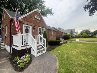 2404 Curry Road, Rotterdam, NY 12303