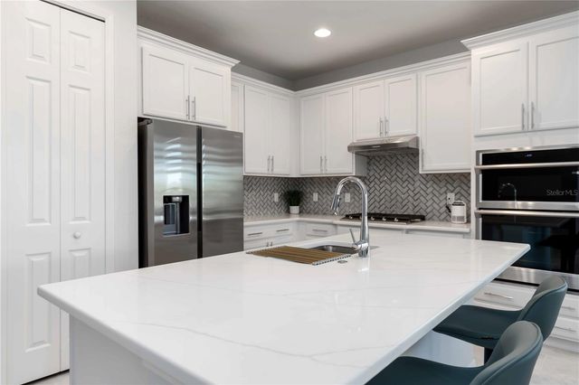 223 OKEEFFE CIRCLE, Bradenton, FL 34212