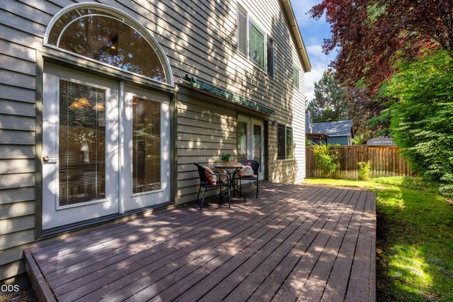 19870 Powers Road, Bend, OR 97702