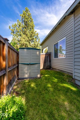 19870 Powers Road, Bend, OR 97702