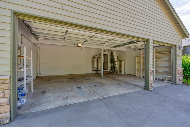 19870 Powers Road, Bend, OR 97702