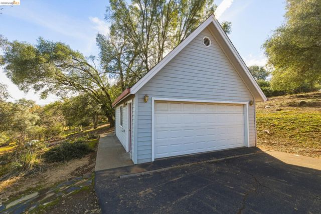 23401 Italian Bar Rd, Columbia, CA 95310