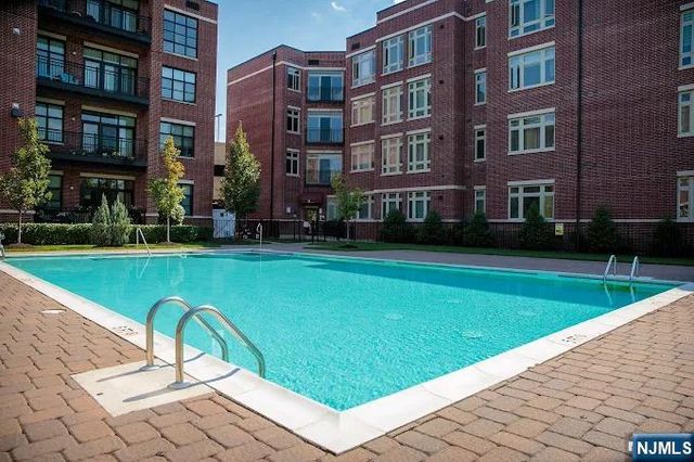 4425 Riverview Avenue 425, Englewood, NJ 07631