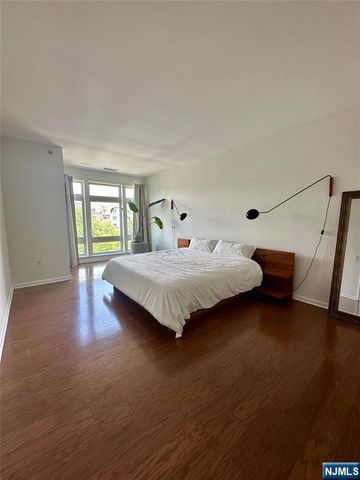 4425 Riverview Avenue 425, Englewood, NJ 07631