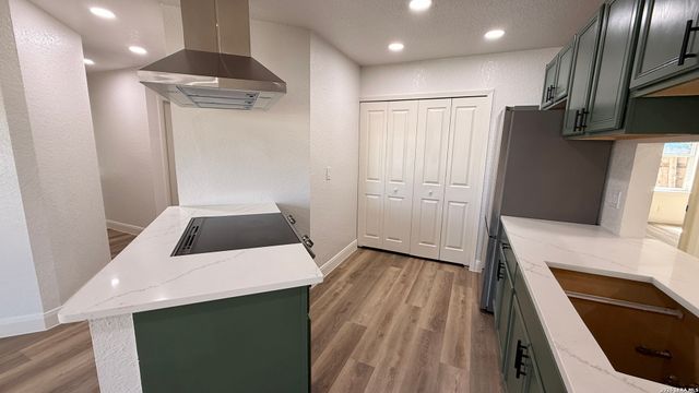 14263 Clover, San Antonio, TX 78217