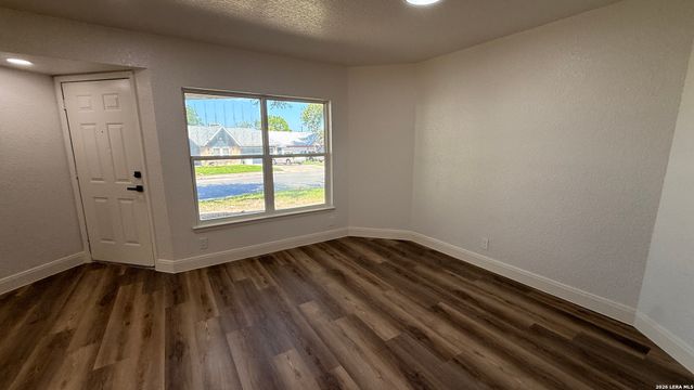 14263 Clover, San Antonio, TX 78217