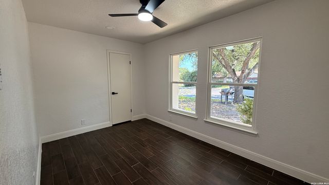 14263 Clover, San Antonio, TX 78217