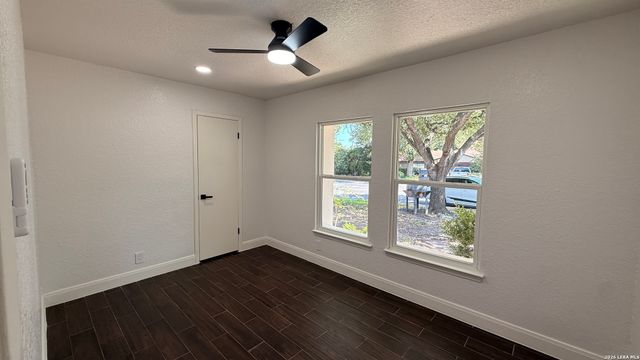 14263 Clover, San Antonio, TX 78217