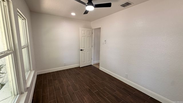 14263 Clover, San Antonio, TX 78217