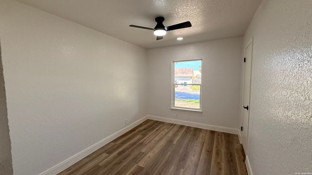 14263 Clover, San Antonio, TX 78217