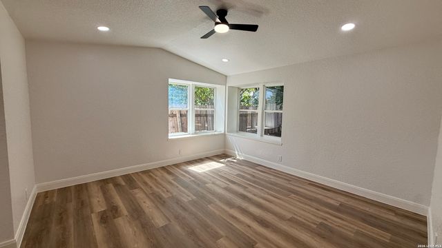 14263 Clover, San Antonio, TX 78217