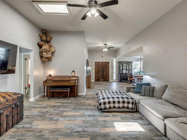 227 Abney SW, Piedmont, OK 73078