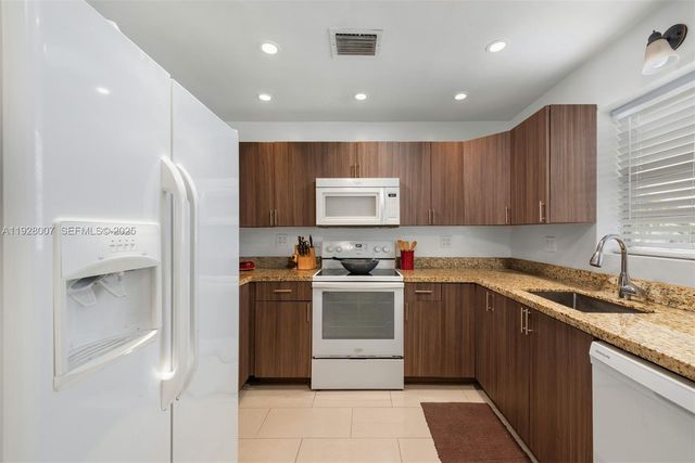 750 Michigan Ave 303, Miami Beach, FL 33139