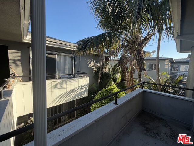 742 S Plymouth Boulevard 3, Los Angeles, CA 90005