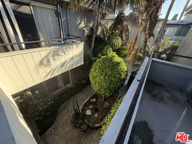 742 S Plymouth Boulevard 3, Los Angeles, CA 90005