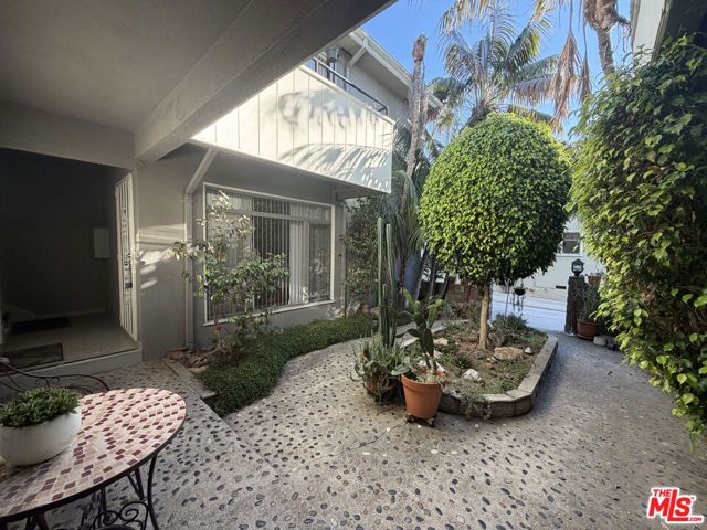 742 S Plymouth Boulevard 3, Los Angeles, CA 90005