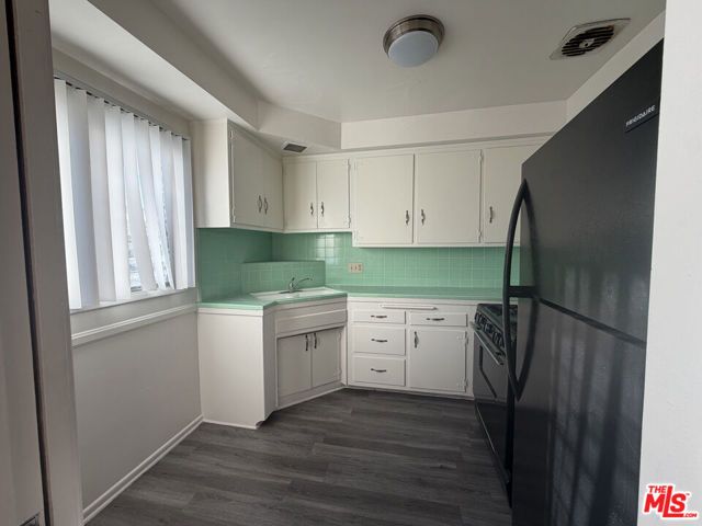 742 S Plymouth Boulevard 3, Los Angeles, CA 90005