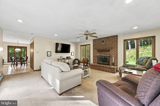 1652 POTTSTOWN PIKE, Glenmoore, PA 19343