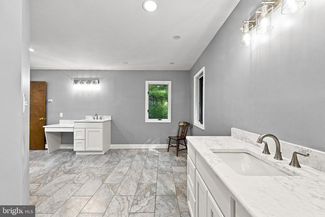1652 POTTSTOWN PIKE, Glenmoore, PA 19343