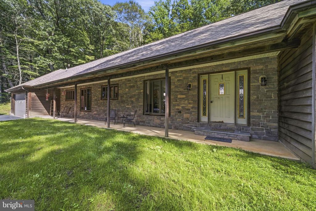 Image 1 of property listing at 1652 POTTSTOWN PIKE, Glenmoore, PA 19343