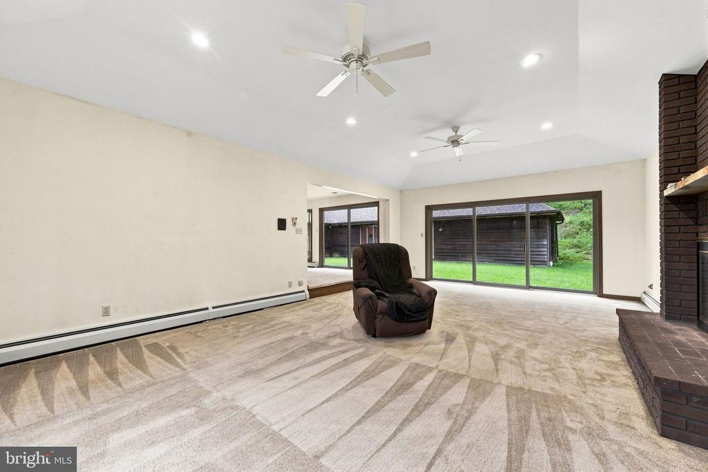 Image 10 of property listing at 1652 POTTSTOWN PIKE, Glenmoore, PA 19343
