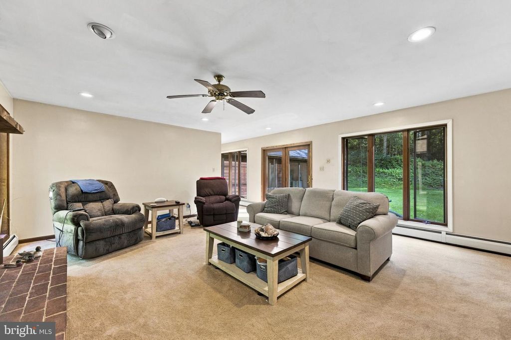 Image 28 of property listing at 1652 POTTSTOWN PIKE, Glenmoore, PA 19343