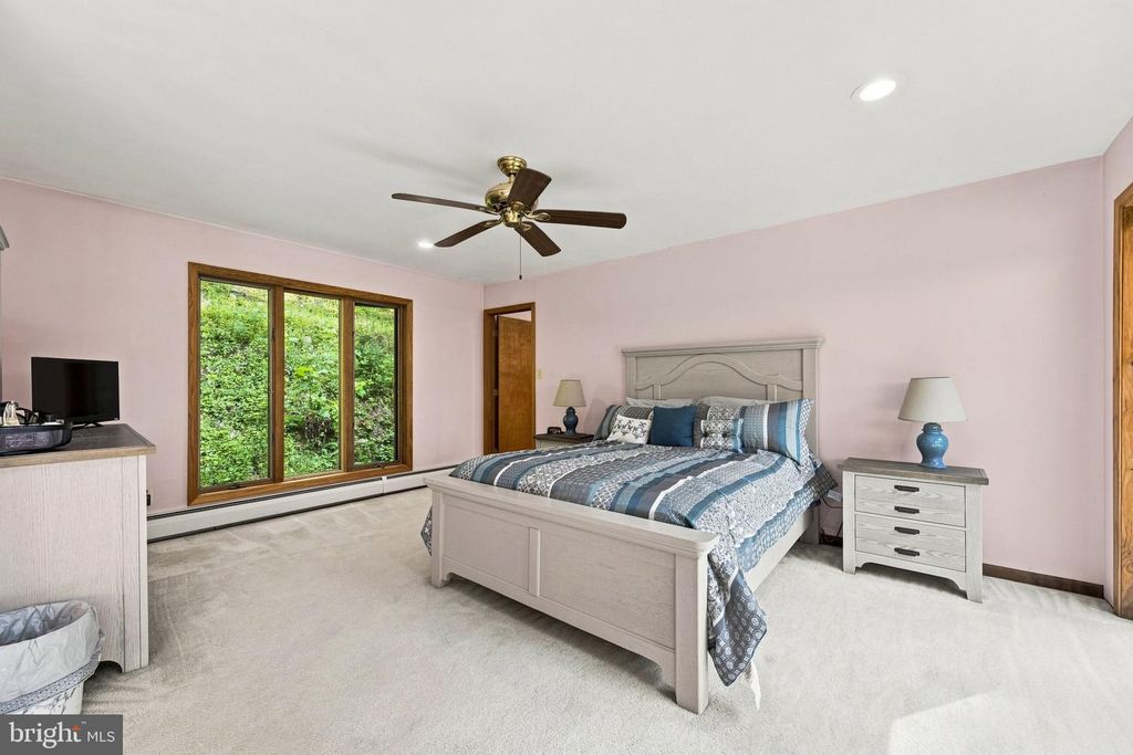 Image 30 of property listing at 1652 POTTSTOWN PIKE, Glenmoore, PA 19343