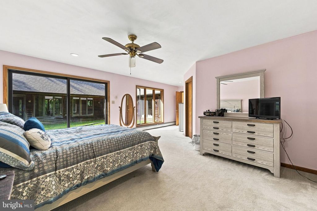 Image 33 of property listing at 1652 POTTSTOWN PIKE, Glenmoore, PA 19343