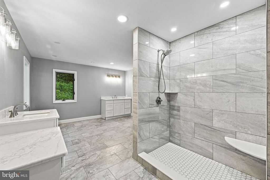 Image 34 of property listing at 1652 POTTSTOWN PIKE, Glenmoore, PA 19343