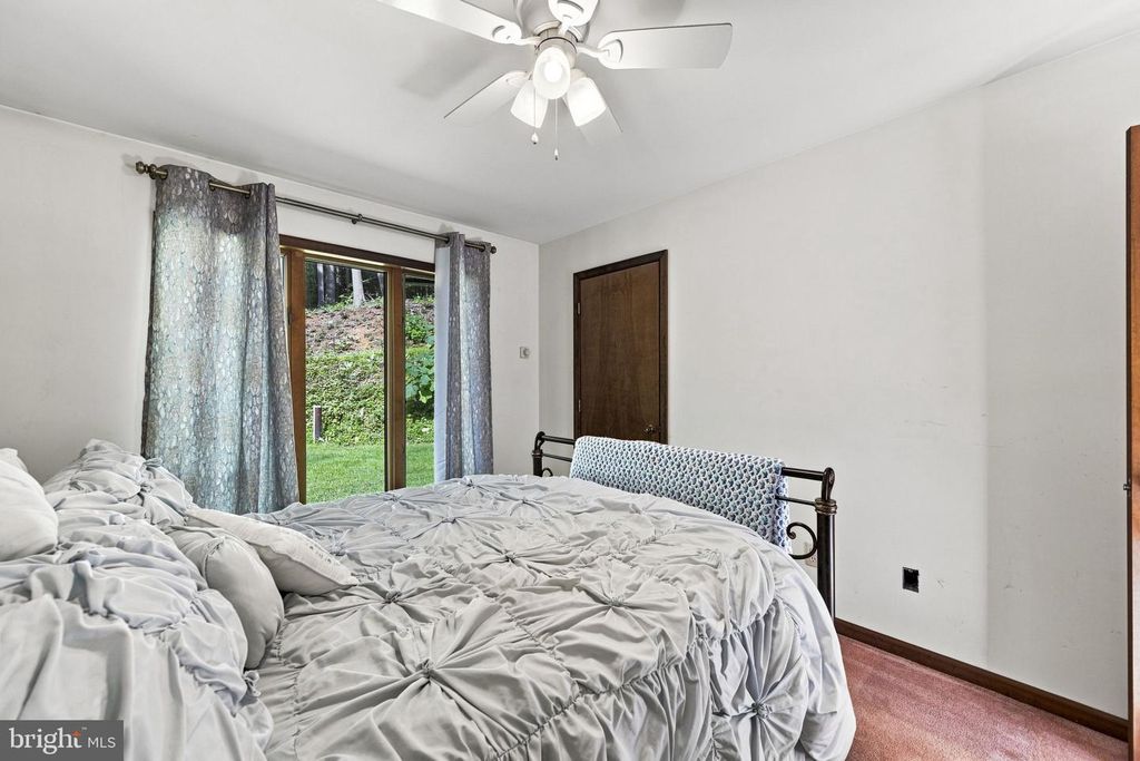 Image 37 of property listing at 1652 POTTSTOWN PIKE, Glenmoore, PA 19343