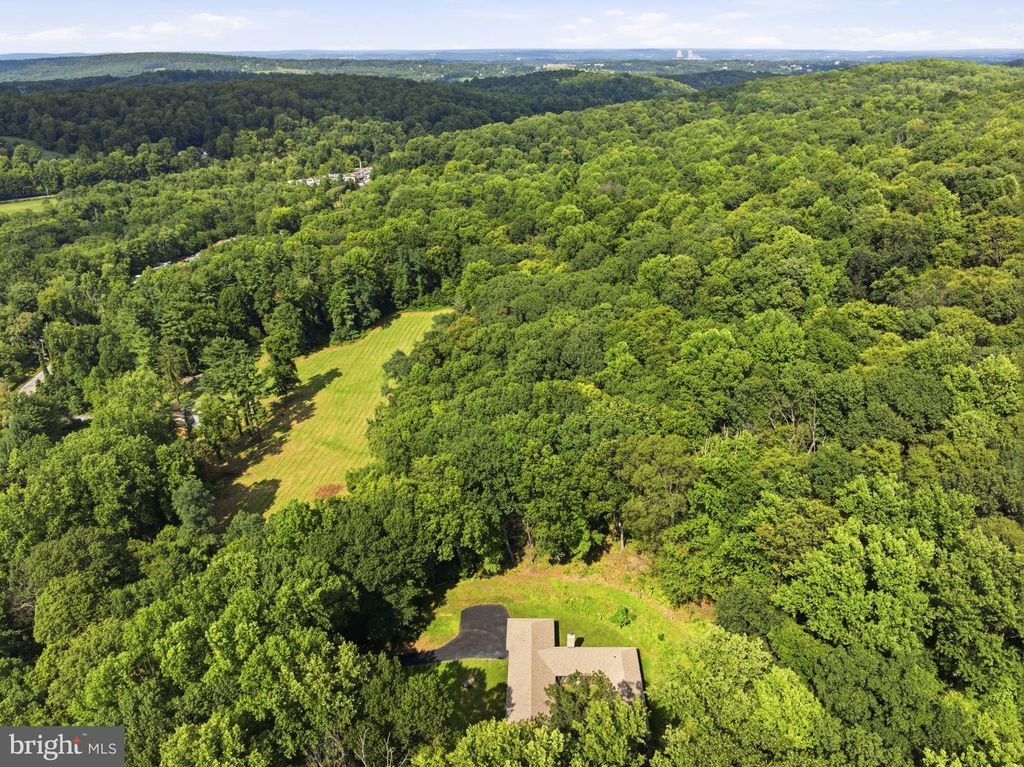 Image 54 of property listing at 1652 POTTSTOWN PIKE, Glenmoore, PA 19343