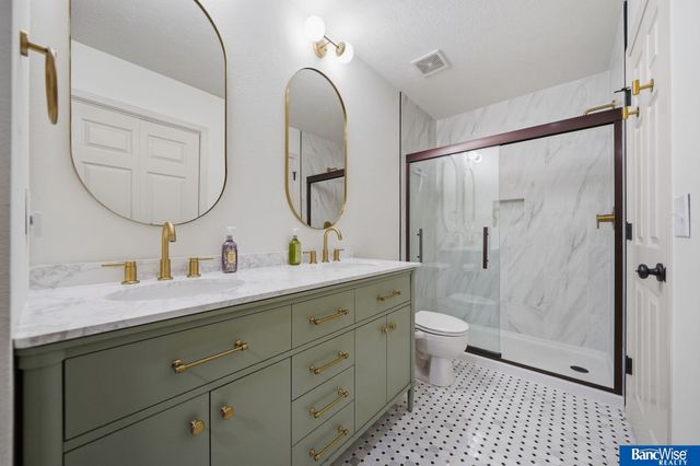 5952 Thompson Creek Boulevard, Lincoln, NE 68516