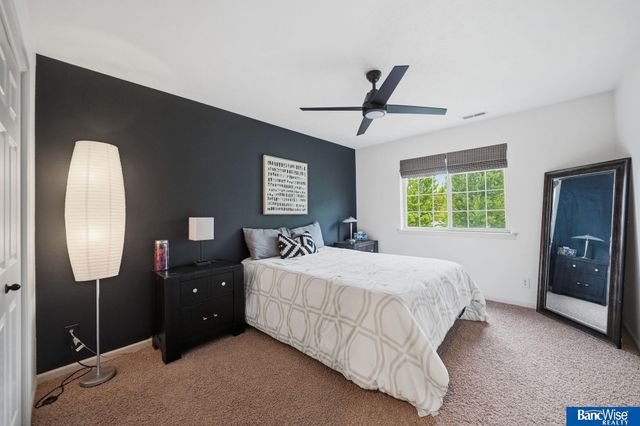 5952 Thompson Creek Boulevard, Lincoln, NE 68516