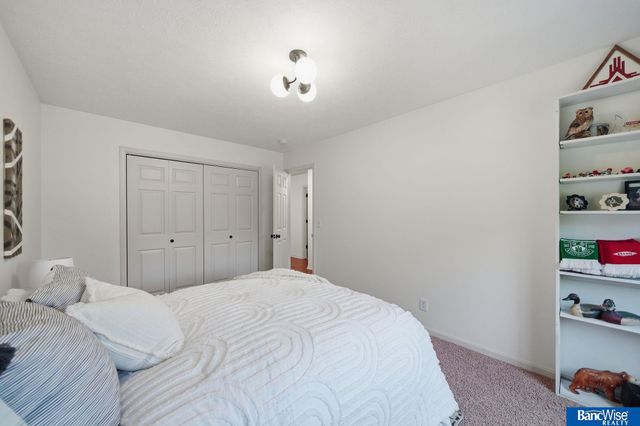 5952 Thompson Creek Boulevard, Lincoln, NE 68516
