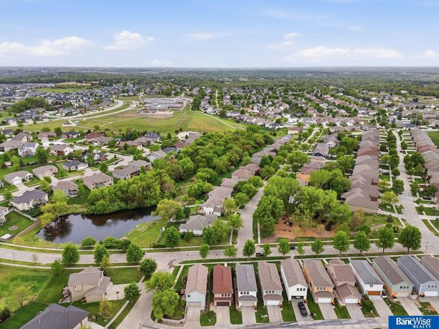 5952 Thompson Creek Boulevard, Lincoln, NE 68516