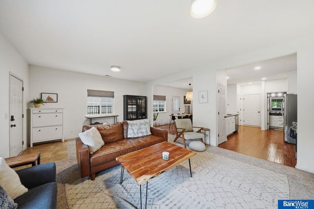 5952 Thompson Creek Boulevard, Lincoln, NE 68516