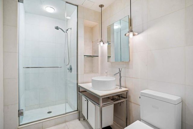 15 Broad St Apt 1630, New York City, NY 10005