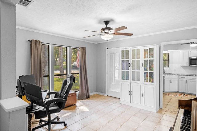 103 Pine Valley Street, Huntsville, TX 77320