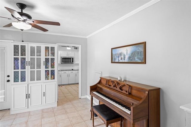 103 Pine Valley Street, Huntsville, TX 77320