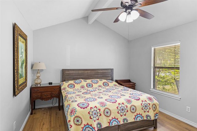 103 Pine Valley Street, Huntsville, TX 77320