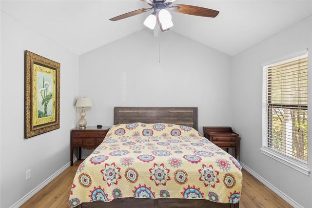 103 Pine Valley Street, Huntsville, TX 77320