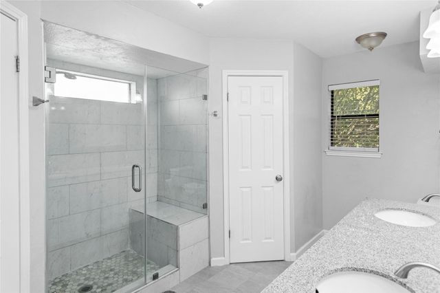 103 Pine Valley Street, Huntsville, TX 77320