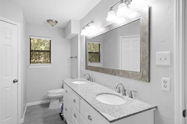 103 Pine Valley Street, Huntsville, TX 77320