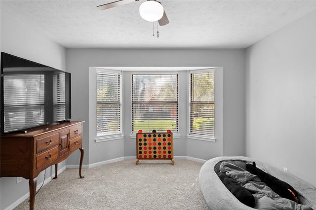 103 Pine Valley Street, Huntsville, TX 77320