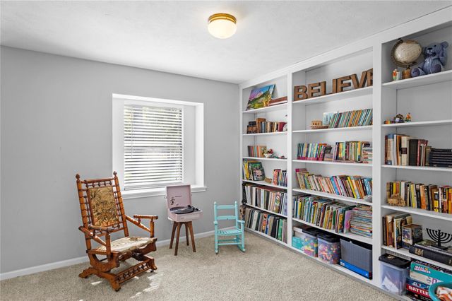 103 Pine Valley Street, Huntsville, TX 77320