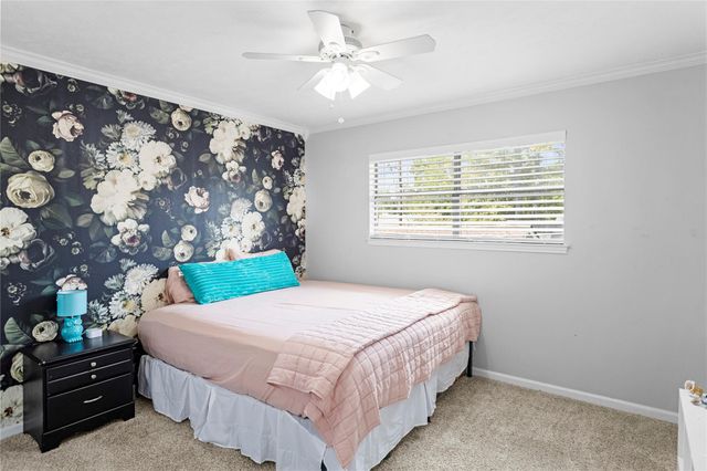 103 Pine Valley Street, Huntsville, TX 77320