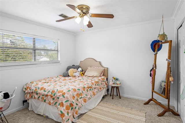 103 Pine Valley Street, Huntsville, TX 77320