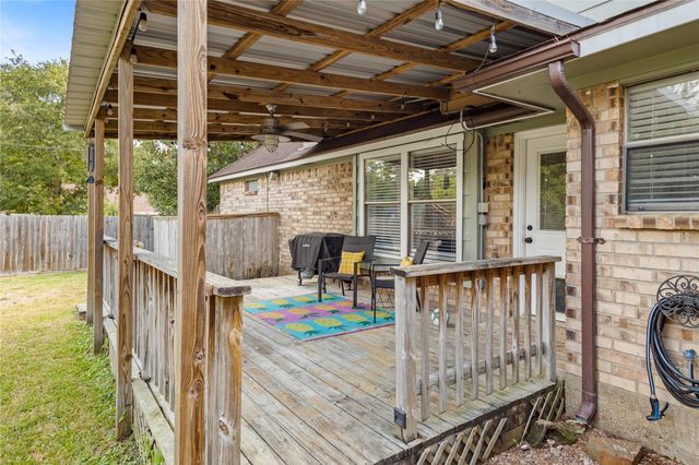 103 Pine Valley Street, Huntsville, TX 77320