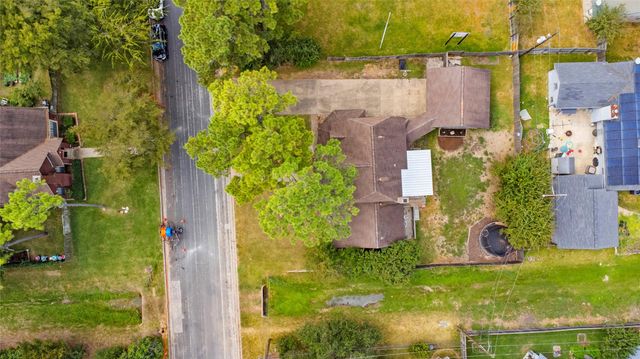 103 Pine Valley Street, Huntsville, TX 77320