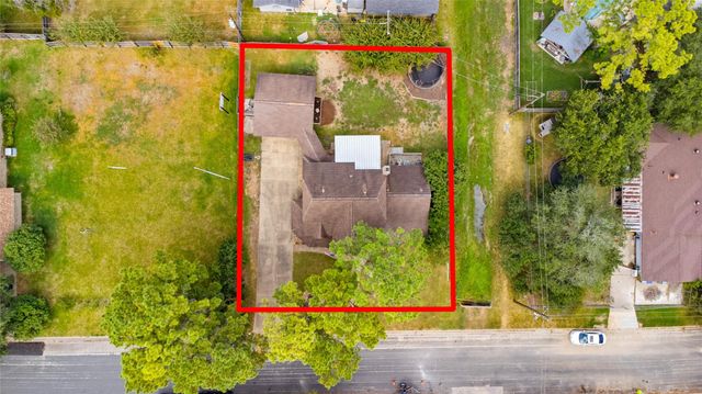 103 Pine Valley Street, Huntsville, TX 77320